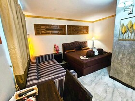 Chiangmai Lanna & Modern Loft Hotel