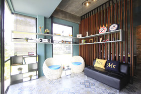 The Nichehome - A Lovely Waterside Living