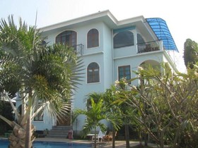 Baan Georges Hotel