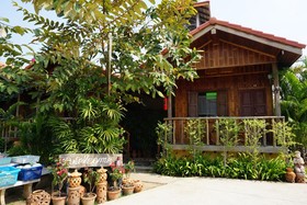 J&J Guesthouse