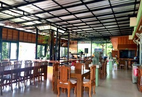 Ruen Narisra Resort