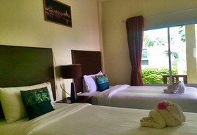 Ruen Narisra Resort