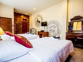 Wake Up at Muang Kao Boutique Hotel