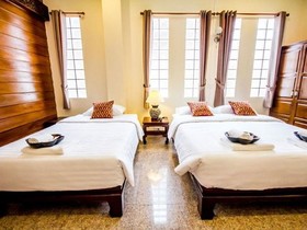 Wake Up at Muang Kao Boutique Hotel