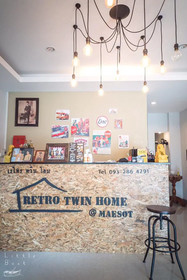 Retro Twin Home At Maesot