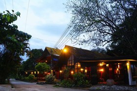 Areeya Phuree Resort