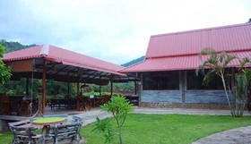 Khunmai Baansuan Resort