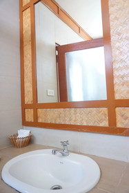 Uthai River Lake Resort