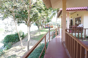 Uthai River Lake Resort