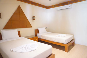 Uthai River Lake Resort
