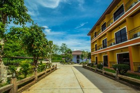 Maladee Hotel