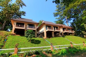 Chiangkhong Teak Garden Riverfront Hotel