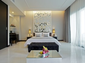 Long Beach Luxury Villas