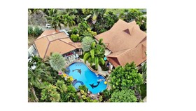 Luxury Holiday Villa Paradise