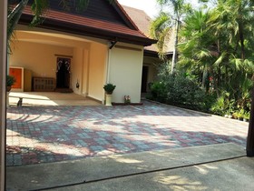Luxury Holiday Villa Paradise