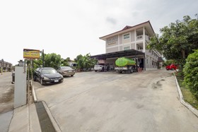 Phensri Apartment by OYO Rooms