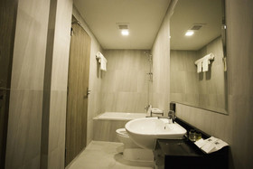 B2 Amata Nakorn Premier Hotel