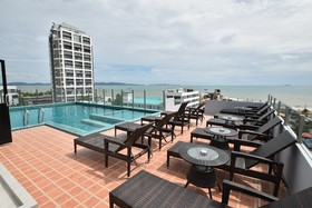 Golden Jomtien Beach Hotel