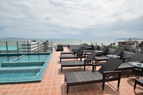 Golden Jomtien Beach Hotel