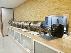 Golden Jomtien Beach Hotel