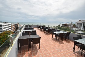 Golden Jomtien Beach Hotel
