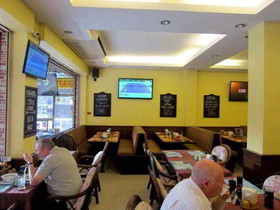 Robins Nest Restaurant And Guesthouse