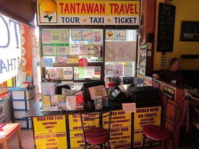 Robins Nest Restaurant And Guesthouse