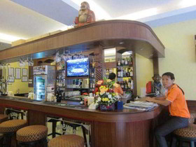 Robins Nest Restaurant And Guesthouse