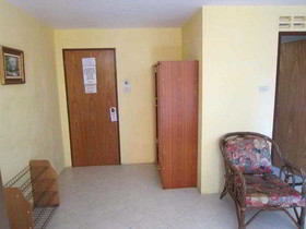 Robins Nest Restaurant And Guesthouse