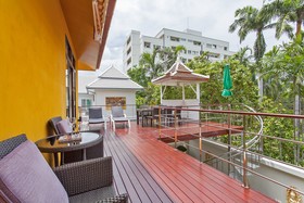 Sunny Villa