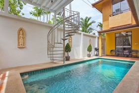 Sunny Villa