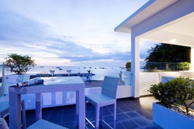 Villa 7th Heaven Beach Front