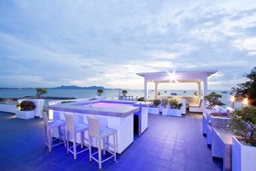 Villa 7th Heaven Beach Front