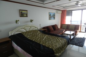 Jomtien Plaza Condotel