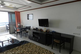 Jomtien Plaza Condotel