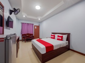 OYO 1087 Udom Khomkham Apartment
