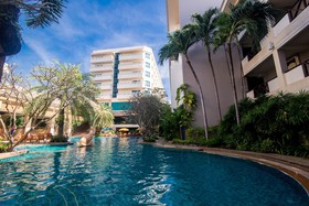 The Sea Breeze Jomtien Resort