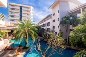 The Sea Breeze Jomtien Resort