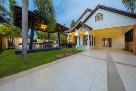 Green Residence Pool Villa Pattaya