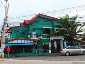 The Caddy Shack Inn