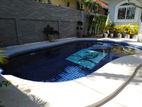 Annvilla Three