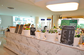 A-One The Royal Cruise Hotel
