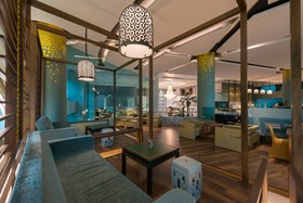 A-One The Royal Cruise Hotel & New Wing Hotel