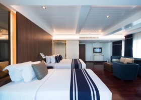 A-One The Royal Cruise Hotel & New Wing Hotel