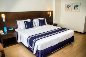 A-One The Royal Cruise Hotel & New Wing Hotel