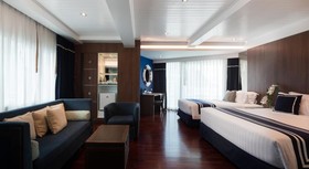 A-One The Royal Cruise Hotel & New Wing Hotel