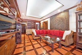Baan Ruean Thai