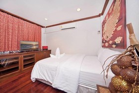 Baan Ruean Thai