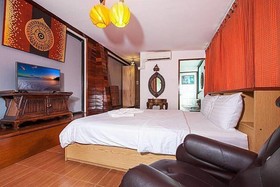 Baan Ruean Thai