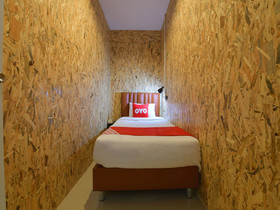 Baan Wararin Hostel by OYO Rooms
